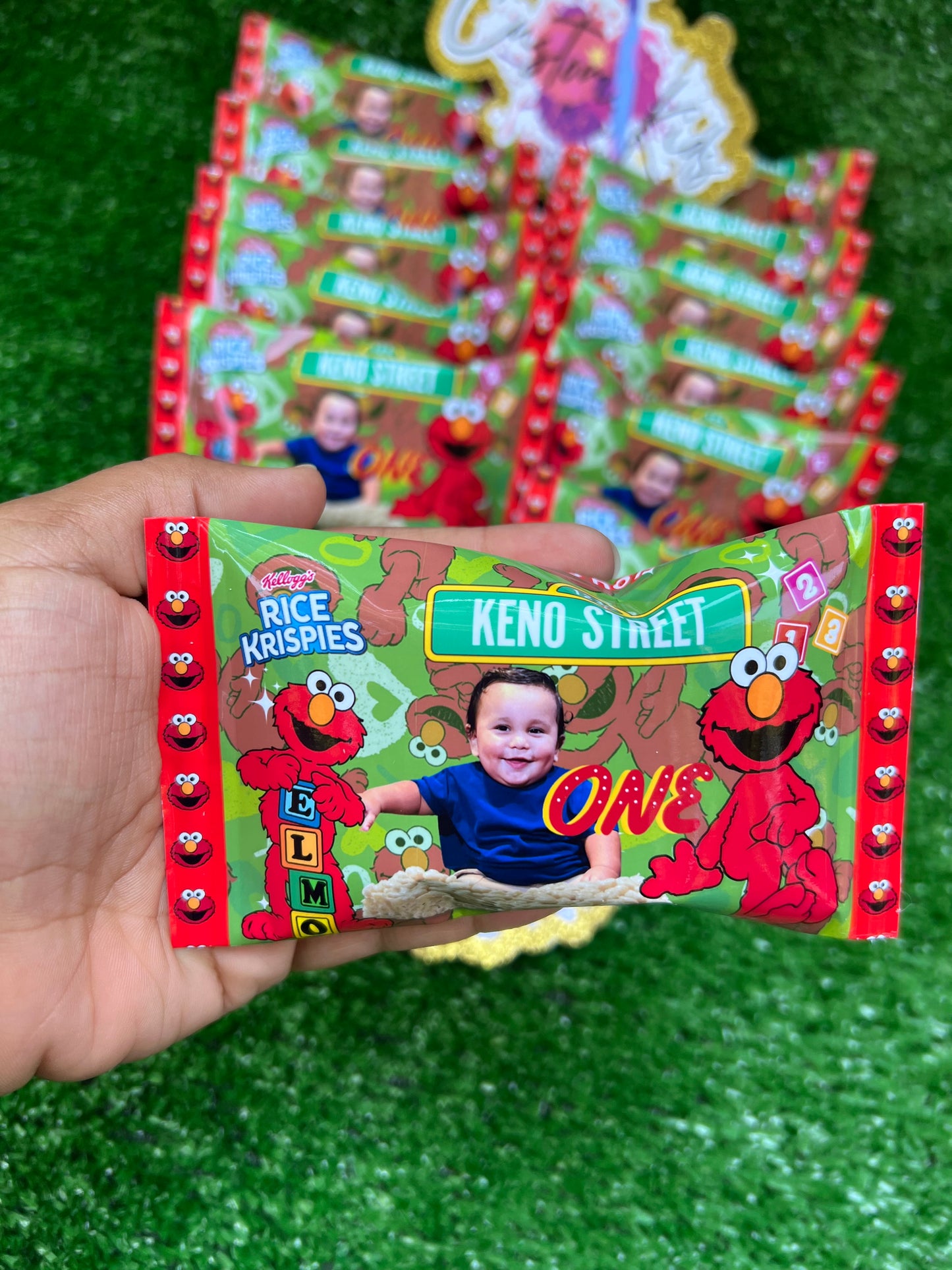 12 custom rice krispies treats